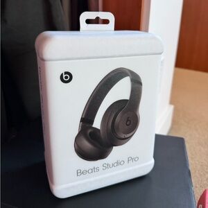 Beats by Dre Studio Pro Over-Ear Headphones - Black